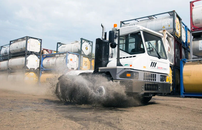 Kalmar ottawa terminal tractor driving outside 